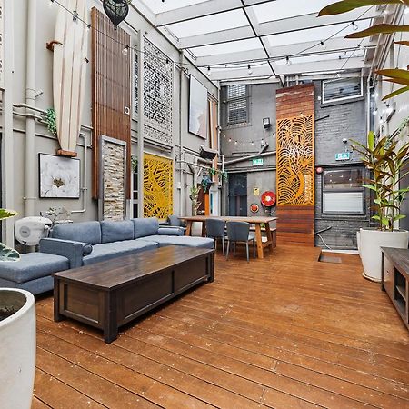 Hostel London Plane Backpackers Sydney Exterior foto