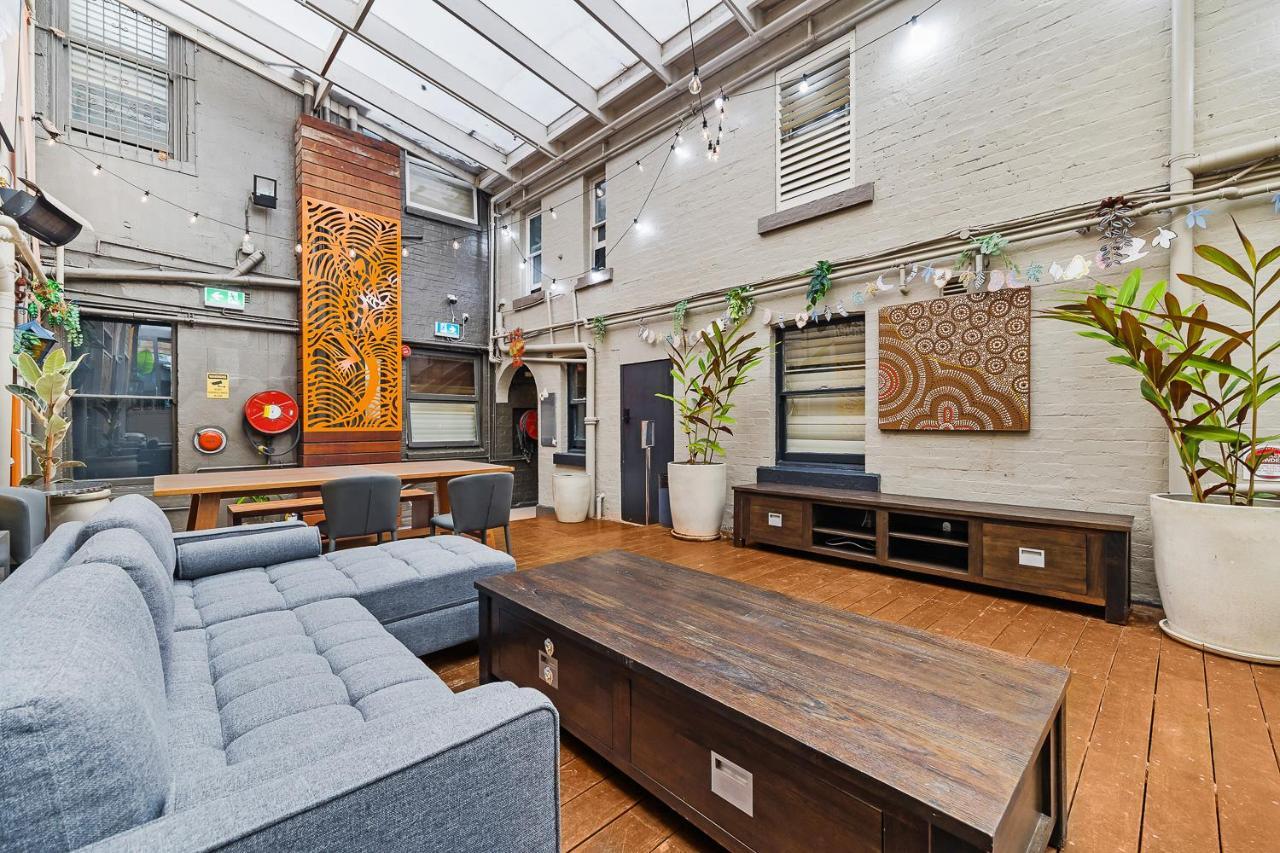 Hostel London Plane Backpackers Sydney Exterior foto