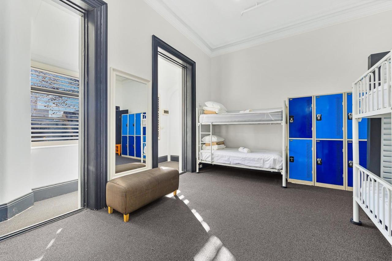 Hostel London Plane Backpackers Sydney Exterior foto