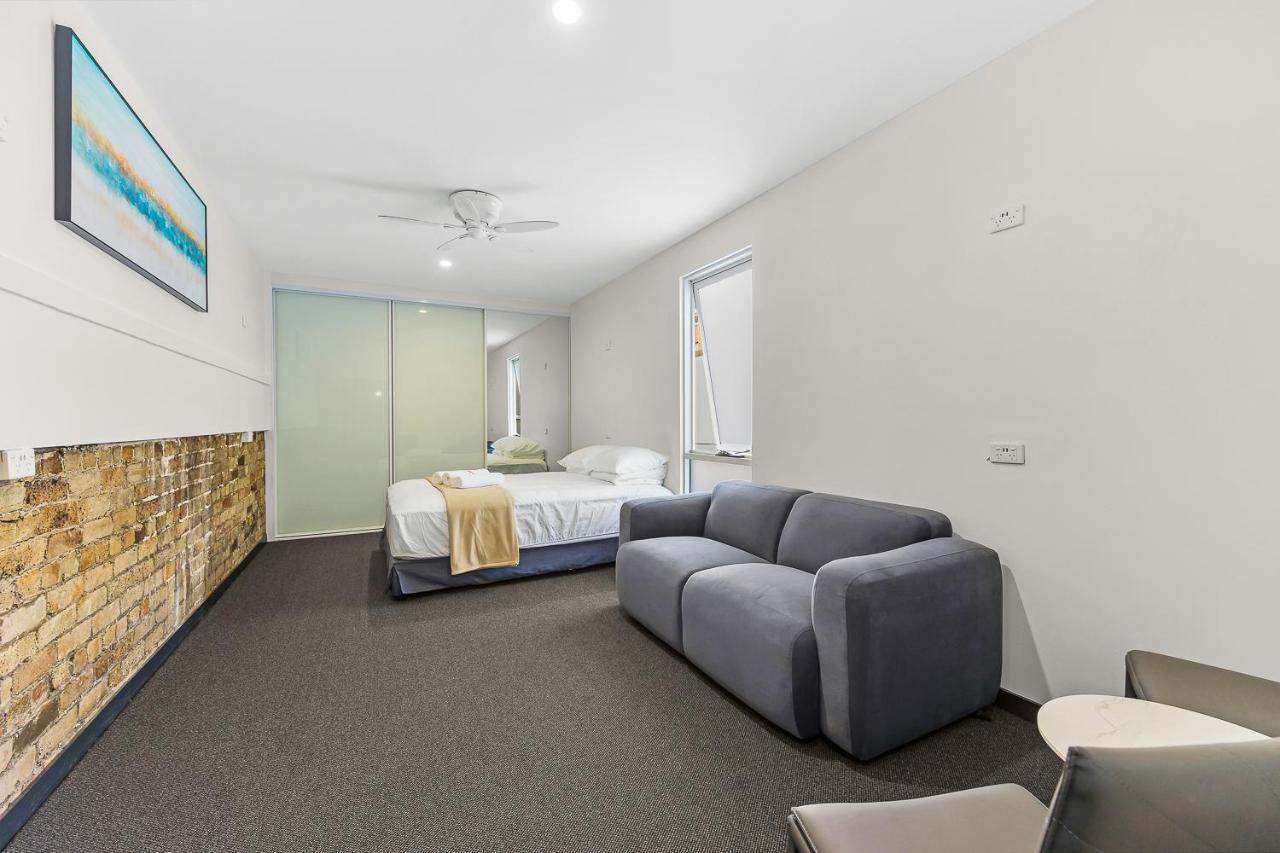 Hostel London Plane Backpackers Sydney Exterior foto