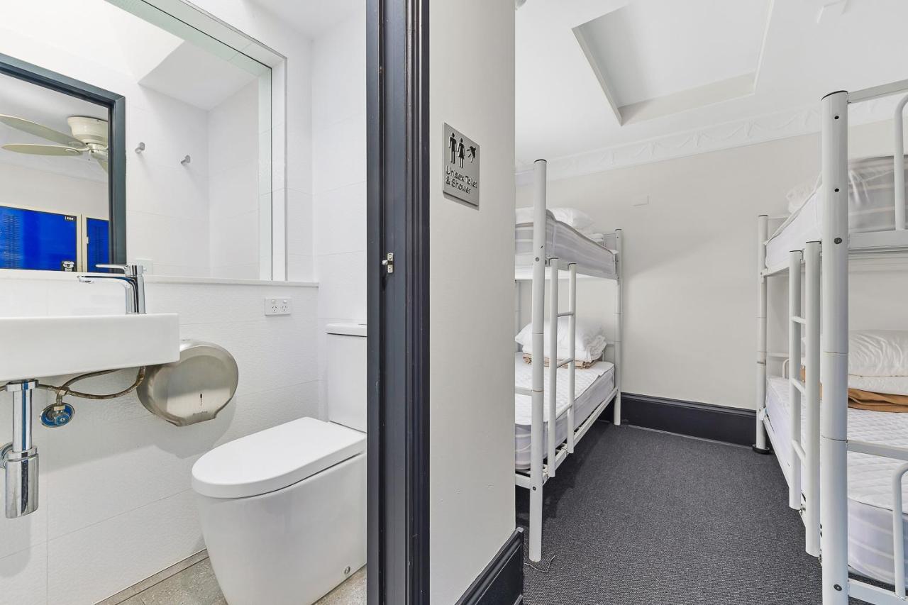 Hostel London Plane Backpackers Sydney Exterior foto