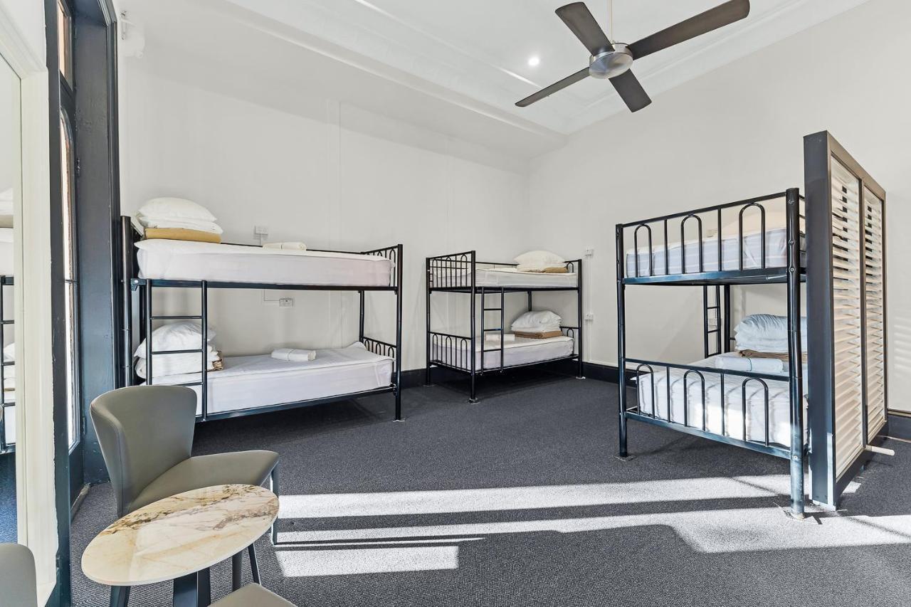 Hostel London Plane Backpackers Sydney Exterior foto