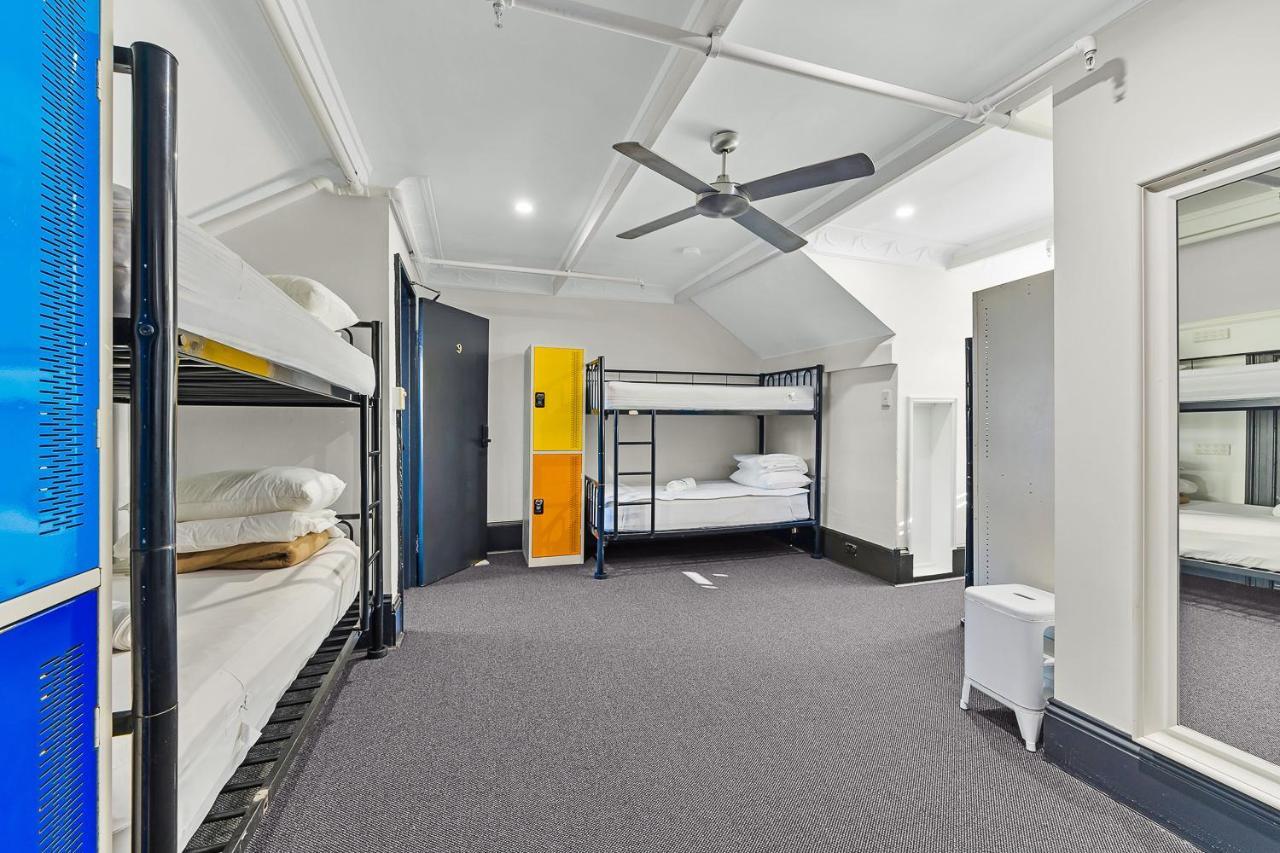 Hostel London Plane Backpackers Sydney Exterior foto