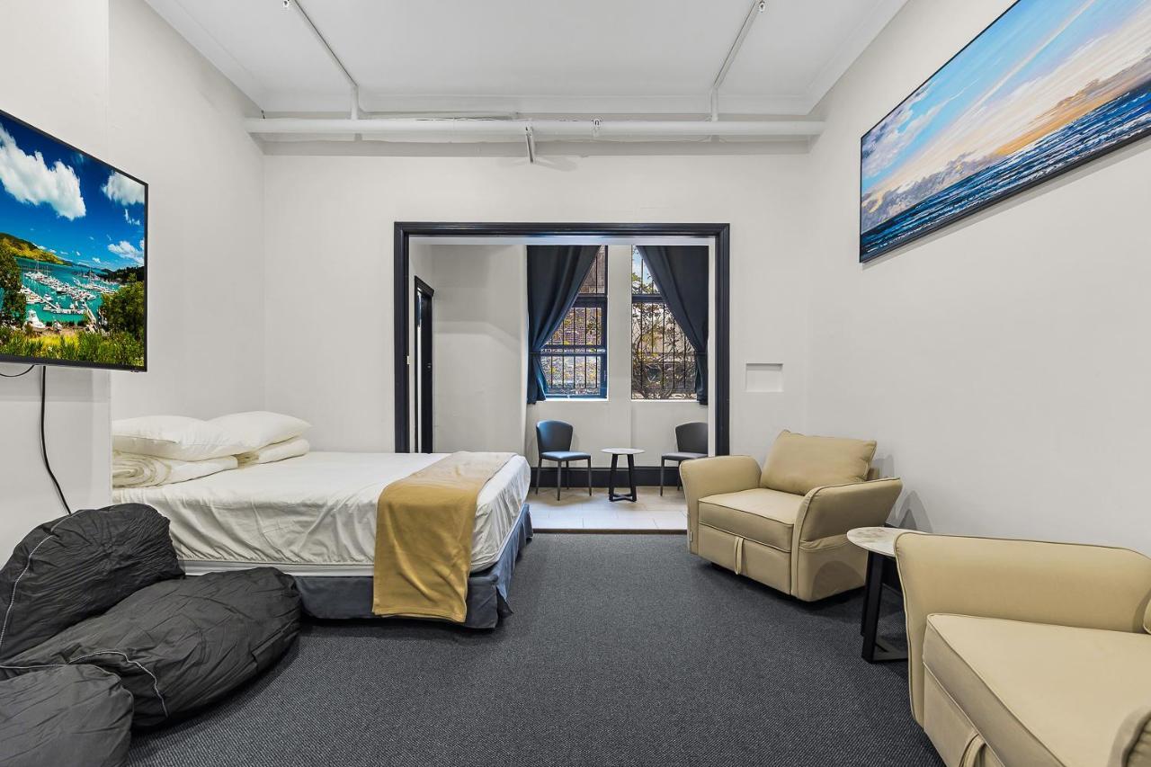 Hostel London Plane Backpackers Sydney Exterior foto