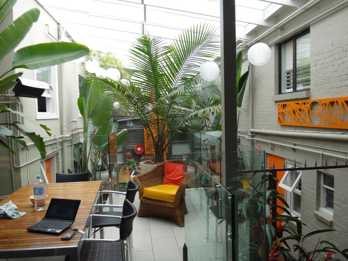 Hostel London Plane Backpackers Sydney Exterior foto